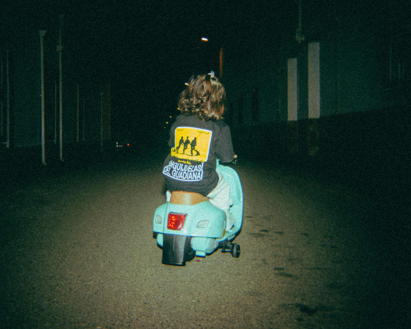 Camiseta Niño/a "Revolá" Negra