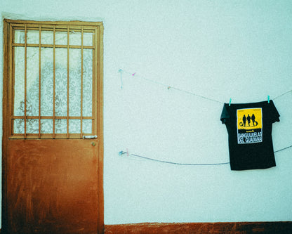 Camiseta "Revolá" Negra