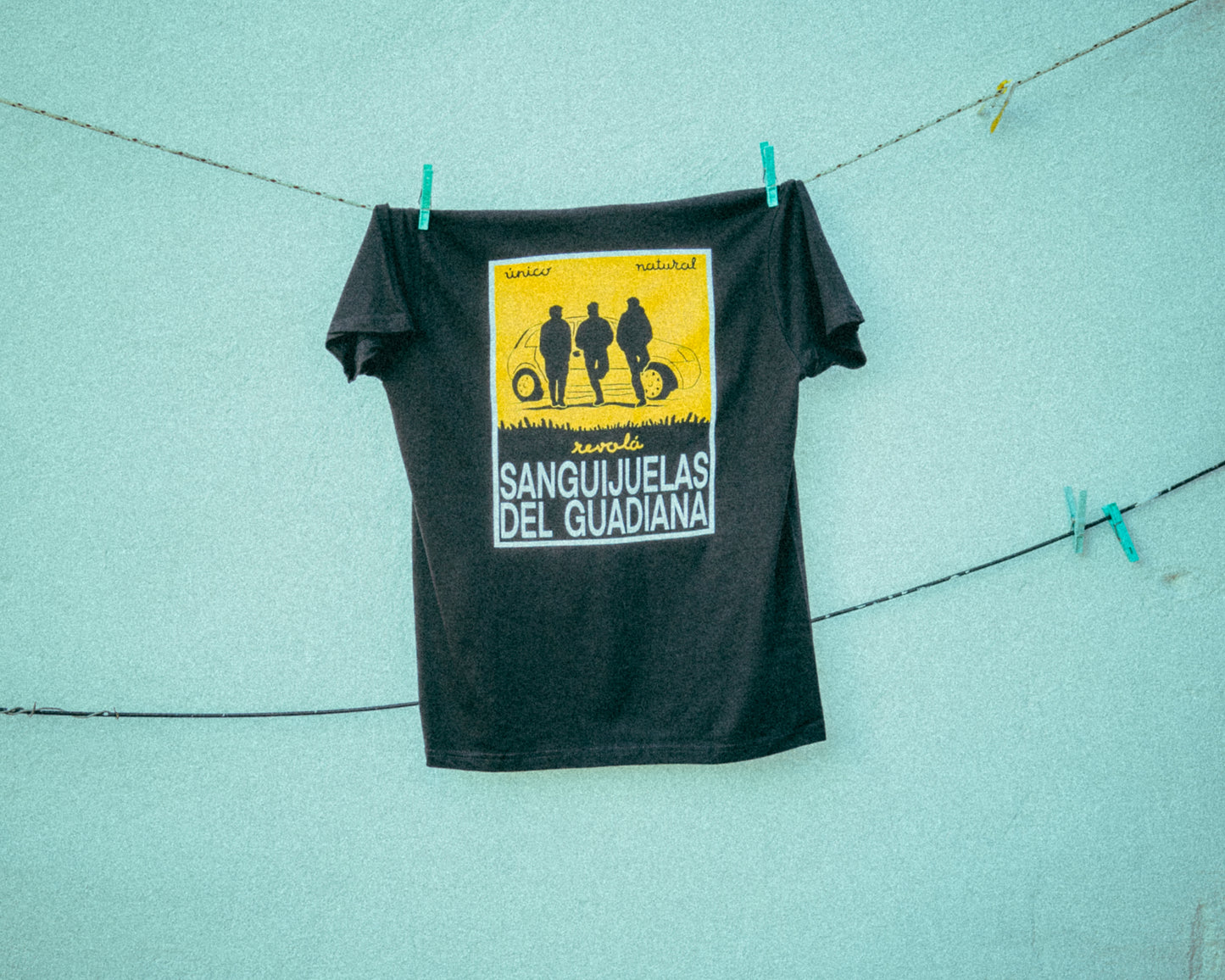 Camiseta "Revolá" Negra